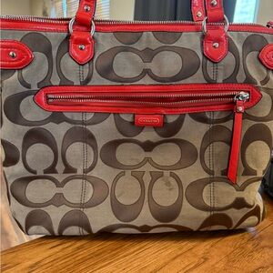 Coach F24066 Daisy Outline Signature Emma Tote Bag in Khaki Vermilion